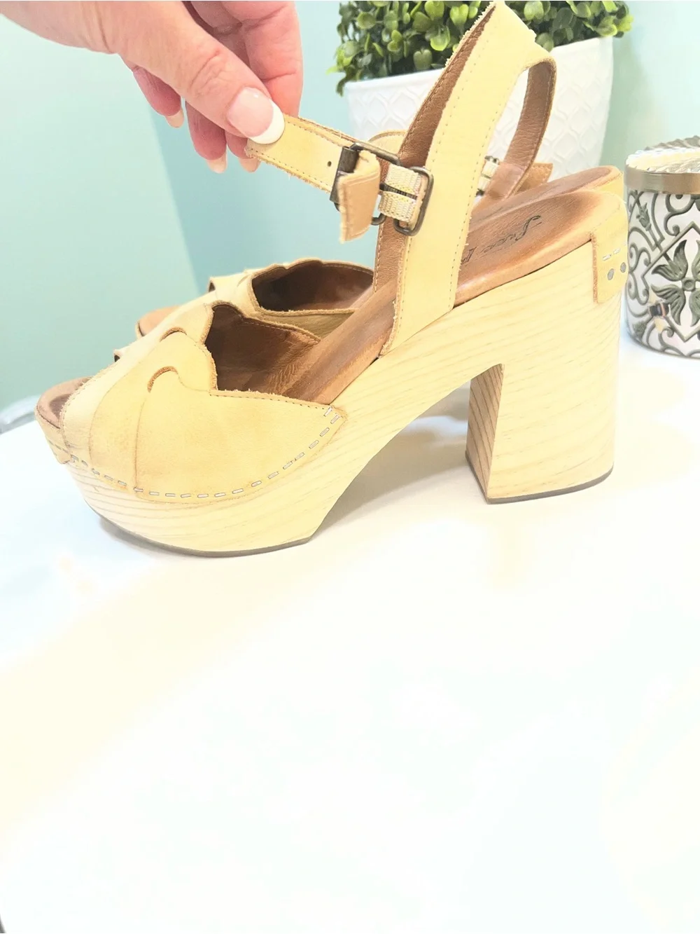 Free People Women’s Beige Leather Platform Sandals